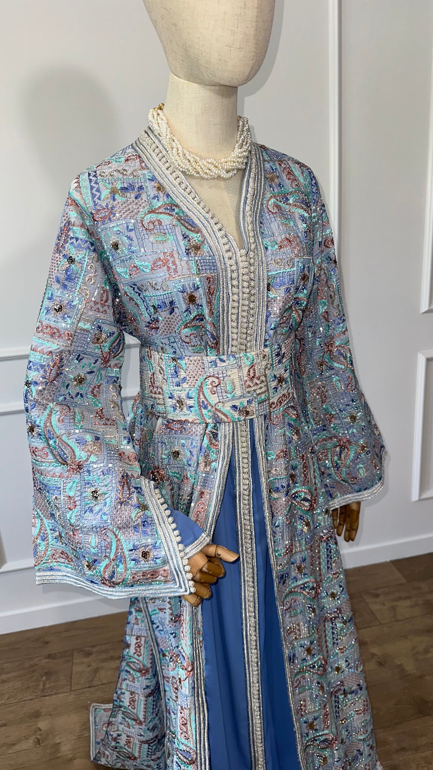 Takchita sari