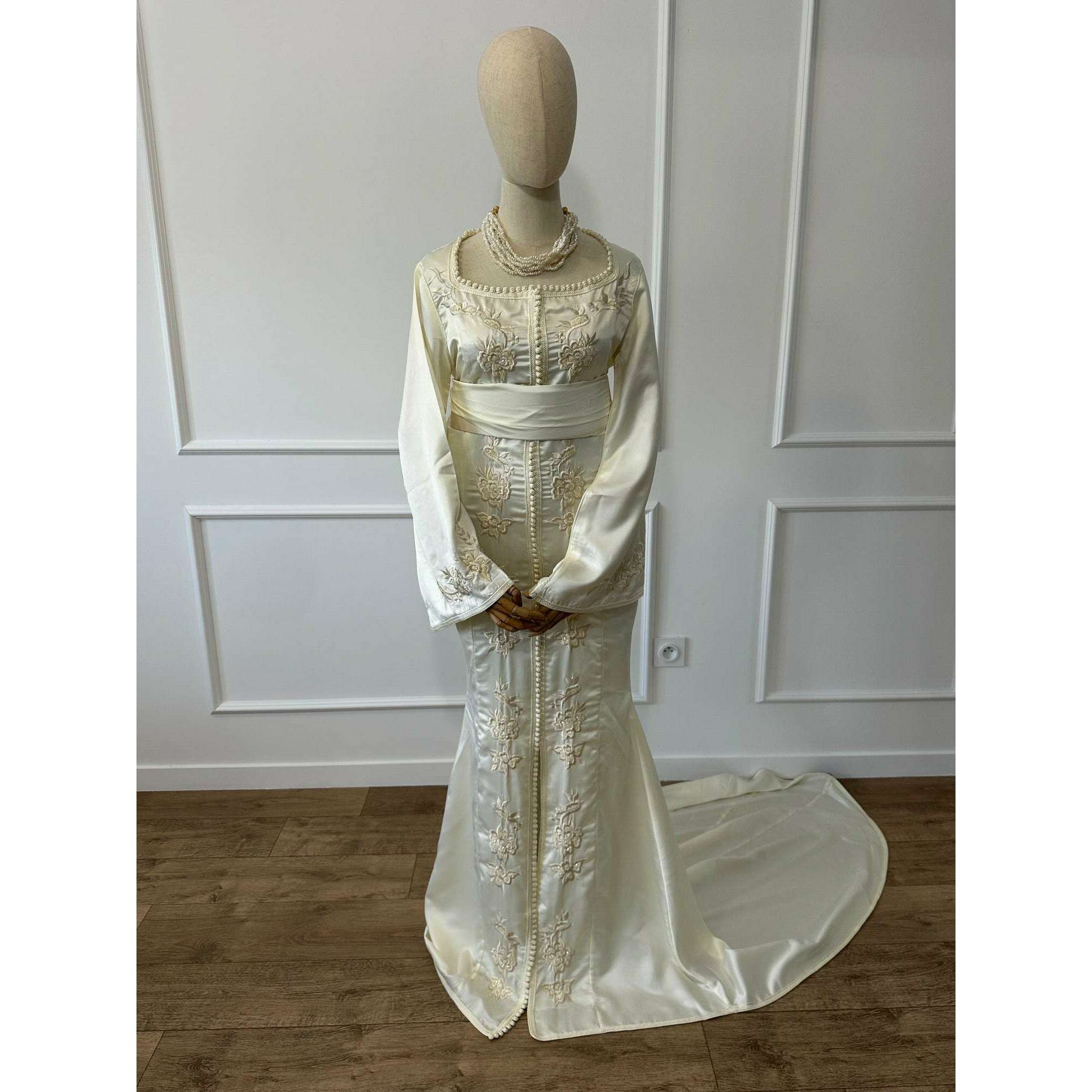 caftan-bride-34492709
