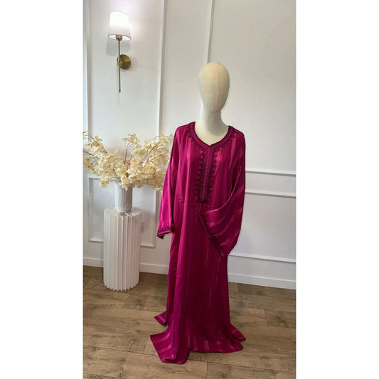 Gandoura Jawhara crêpe premium - Détail de la coupe élégante